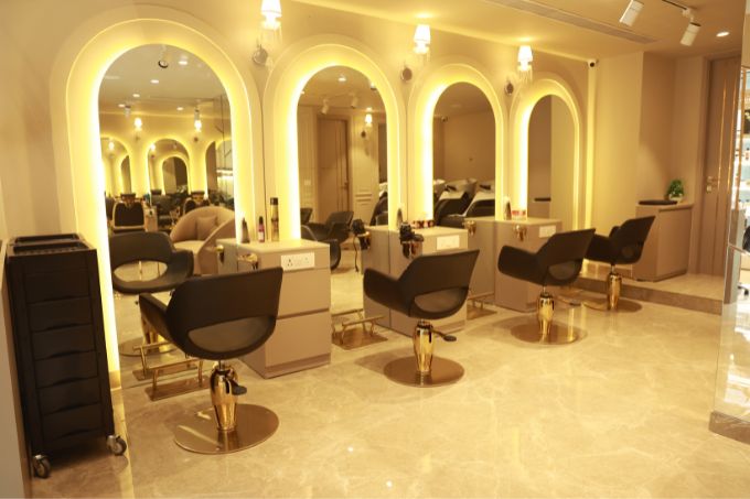 salon in miracle mile, gurugram (1)