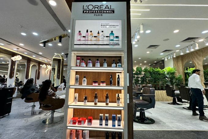 bridal hair specialist