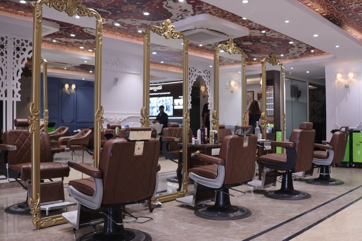 Bridal Makeup by Hair Masters: Where Elegance Meets Perfection